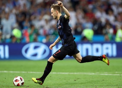 Rakitic fue pieza clave para la selección de Croacia en este pase a semifinales de la Copa Mundial, al anotar el último penalti para eliminar a Rusia, después de un empate de 2-2 en tiempo regular y en periodos extras. (EFE)