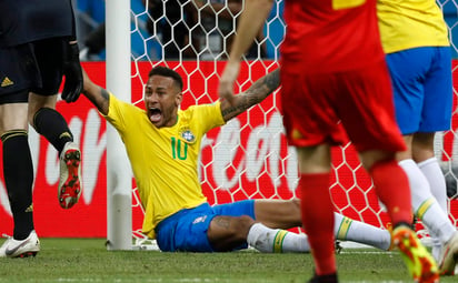 Neymar se la pasó mucho tiempo en el pasto de los estadios rusos durante la presente Copa del Mundo. (AP)