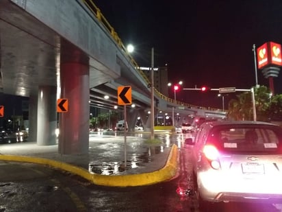 Alistan. Ante la llegada de las lluvias, autoridades municipales se preparan con acciones de prevención como retiro de basura. (EL SIGLO DE TORREÓN)