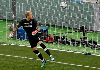 Karius sigue cometiendo errores bajo los tres postes del Liverpool. (ARCHIVO)