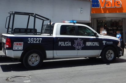 Reacción. Policías municipales realizaron la detención. (EL SIGLO DE TORREÓN)