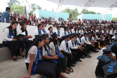 En graduación. Concluyeron sus estudios 131 jóvenes pertenecientes a la APEM. (EL SIGLO DE TORREÓN)