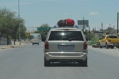 Prevención. Se exhorta a los vacacionistas a tomar precauciones al salir de vacaciones y conducir. (EL SIGLO DE TORREÓN)