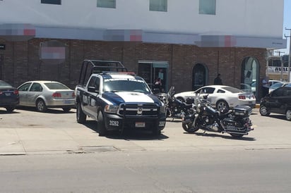 Reacción. El reporte sobre el asalto movilizó a las corporaciones policiacas de la ciudad. (EL SIGLO DE TORREÓN)