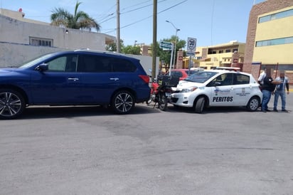 Accidente vial. Ocurrió sobre la calzada Vasconcelos de Torreón, a las afueras de un negocio de lavado de vehículos.