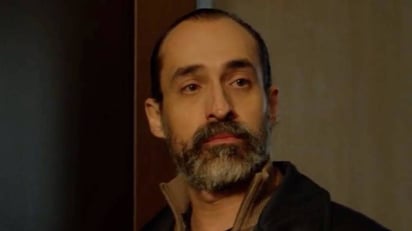 Personaje. Bruno Bichir da vida al 'Doctor Vega' en la serie Abstenia que recién se estrenó por AXN. (AGENCIAS)