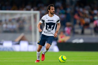 El defensa español Alejandro Arribas asegura que en Pumas de la UNAM existe la ilusión de ganar ambos certámenes.  (Jam Media)