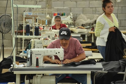 Impulso. El próximo 2 de agosto Projulab inaugurará la primera de cinco naves industriales, la asociación da empleo a adultos mayores, personas con capacidades diferentes y jóvenes sin opciones. (ARCHIVO)