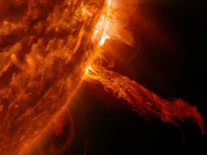 El Sol se formó hace unos 4,600 millones de años, unos 50 millones años antes que la Tierra, por lo que es difícil encontrar objetos de contengan material procedente de sus primeras etapas. (ARCHIVO)