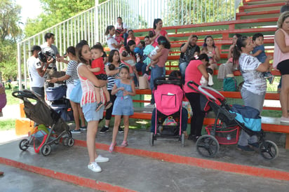 Cultura. Al evento que se organizó ayer, acudieron las mujeres acompañadas de sus bebés. (ANGÉLICA SANDOVAL)