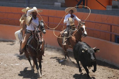 La fiesta de los charros va siempre acompañada de música sinaloense y esta no será la excepción, ya que tocará Banda Toro Viejo. (Archivo)