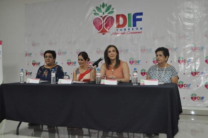 Astrid Casale, presidenta honoraria del DIF, dijo que se cuenta con programas permanentes para los adultos mayores, pero durante el mes de agosto es su conmemoración, por lo que se consideraron actividades especiales. (EL SIGLO DE TORREÓN)