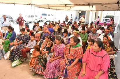 Convivencia. Se efectuó en el Día Internacional de los Pueblos Indígenas una convivencia. (EL SIGLO DE TORREÓN)