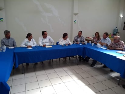 Sostuvieron esta mañana una reunión de trabajo para tratar temas diversos, de interés para el sector empresarial y para la comunidad en general. (EL SIGLO DE TORREÓN)