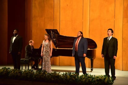 Espectacular. El evento Cantos para hermanar al mundo sorprendió a cientos de laguneros que acudieron al Isauro Martínez.