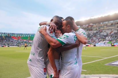 León logró su primer triunfo del torneo al golear 4-0 a Querétaro. (JM)