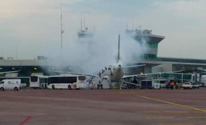 Volaris indicó que todos los clientes y tripulación se encuentran bien. (TWITTER) 
