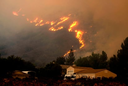 Su marca. El siniestro más grande en la historia del estado se registra en el complejo de Mendocino. (AP)