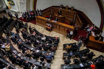 El Legislativo se refirió además al video que muestra al diputado de 29 años semidesnudo, en absoluto silencio y con lo que parece excremento en su ropa interior. (ARCHIVO)