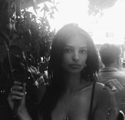 Emily Ratajkowski se autocensura en Instagram