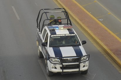 De inmediato hasta la casa donde ocurrió el atraco ubicada en la avenida Miguel Ausa sin número entre calle De la Llave y calle Urrea, arribaron los agentes preventivos de la Policía Municipal. (ARCHIVO)