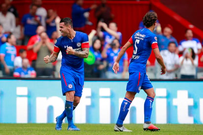 Milton Caraglio, del Cruz Azul, en festejo despues de anotar el tercer gol de su equipo. (Jam Media)