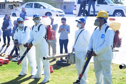 Acciones. Siguen adelante los trabajos coordinados como descacharrización y fumigación para evitar el dengue en Gómez Palacio. (EL SIGLO DE TORREÓN)