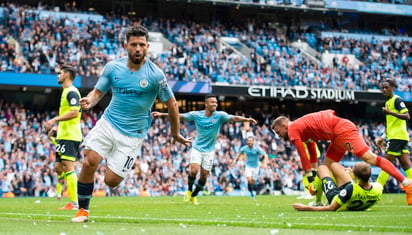 Luego de la victoria del Manchester City ante Huddersfield por 6-1, el argentino Sergio Agüero se hizo presente con un triplete, lo cual lo colocó como uno de los máximos goleadores en la historia de la Premier League. (EFE)