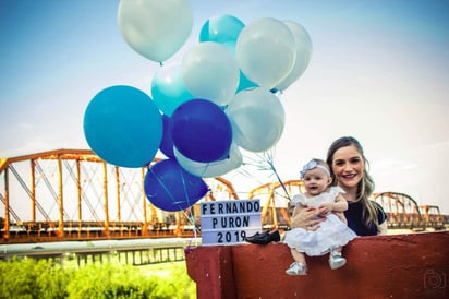 'Fernando Gastón Purón Villarreal viene en camino y seguirá dejando huella!!! #MiRey #MiNiño #FamiliaPurónVillarreal #GraciasDios', publicó en su perfil de Facebook. (ESPECIAL)