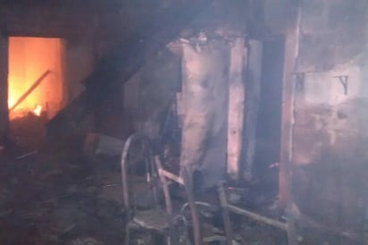 Daños. El fuego ocasionó daños de consideración en la vivienda. (EL SIGLO DE TORREÓN) 