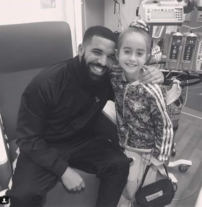 Drake visitó a Sánchez tras ver el video de la niña de Downers Grove haciendo el baile viral inspirado por su canción 'In My Feelings'. (ESPECIAL)