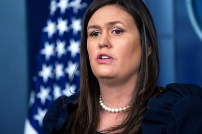 “Como el presidente lo ha dicho en muchas ocasiones, no hizo nada malo. No hay acusaciones en su contra… Sólo porque Michael Cohen llegó a un acuerdo, eso no implica al presidente en nada”, señaló la portavoz presidencial Sarah Sanders. (EFE)