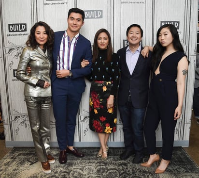 Proyecto. La exitosa comedia romántica ‘Crazy Rich Asians’ tendrá una segunda parte. (ARCHIVO)