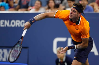 El argentino arrancó el torneo como un huracán, arrasando a Young por 6 a 0 en un primer set que apenas duró 22 minutos. (AP)