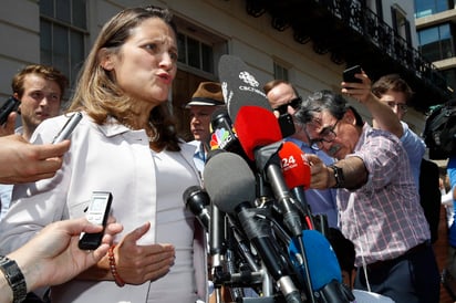 La ministra de Exteriores de Canadá, Chrystia Freeland, afirmó hoy que aún no hay acuerdo con EE.UU. en las negociaciones sobre el nuevo TLCAN, en la cuenta atrás del último día del plazo marcado por el presidente estadounidense, Donald Trump. (AP)