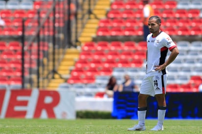 El chileno Bryan Rabello se lamenta tras el partido ante Gallos Blancos. (Jam Media)