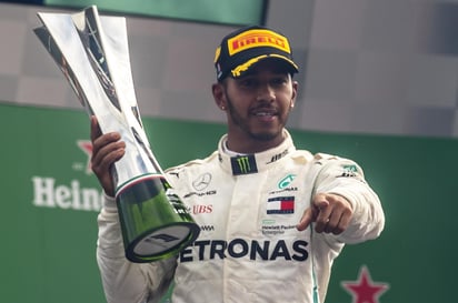 Lewis Hamilton ganó por quinta vez el Gran Premio de Italia y amplió a 30 puntos su ventaja sobre Sebastian Vettel.