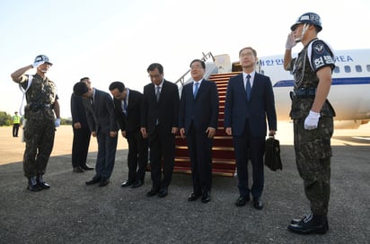 Agenda. El viaje del grupo liderado por Chung tiene como objetivo desatascar el complejo diálogo entre Pionyang y Washington. (AP)