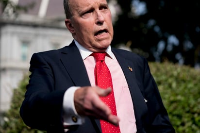 En entrevista con Fox Business, Kudlow, uno de los principales asesores del presidente de Estados Unidos, Donald Trump, insistió que el gran 'obstáculo' se resume en una palabra: leche. (ARCHIVO)