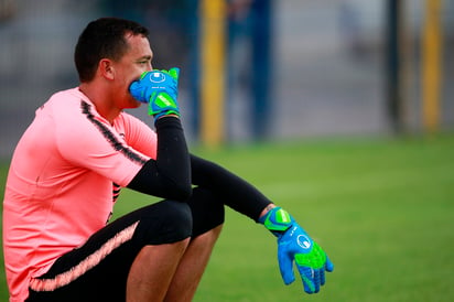 El portero de las Águilas del América, Agustín Marchesín, durante el entrenamiento de ayer de las Águilas.