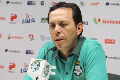 Eduardo Fentanes, fue presentado este mediodía como nuevo Director de Fuerzas Básicas de Santos Laguna. (Especial)