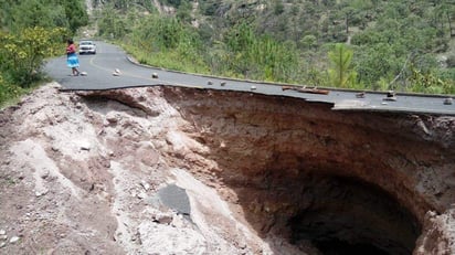 Señaló que estas comunidades cuentan con otra opción de paso para salir, sin embargo implica rodear hasta la comunidad de Canoas, misma que requiere un recorrido de hasta 10 horas. (ARCHIVO)