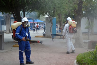 Ayuda. Para evitar el dengue, la Jurisdicción Sanitaria II de la región Lagunera de Durango pide el apoyo de la ciudadanía. (EL SIGLO DE TORREÓN) 