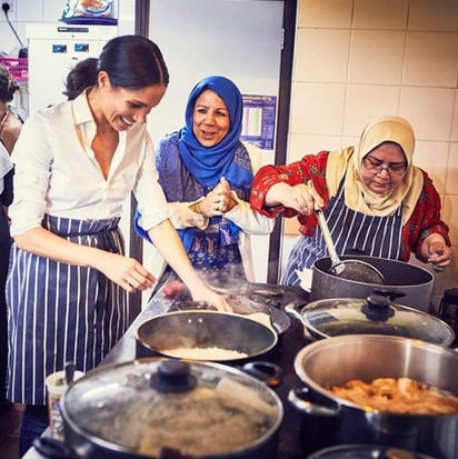 Markle decidió apoyar con un libro de cocina de caridad a algunas de las víctimas del incendio de la Torre Grenfell, en el cual murieron 72 personas durante un incendio en junio del año pasado en Londres. (ARCHIVO)