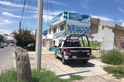 Movilización. Elementos de la Policía Municipal acudieron al lugar para atender la emergencia.