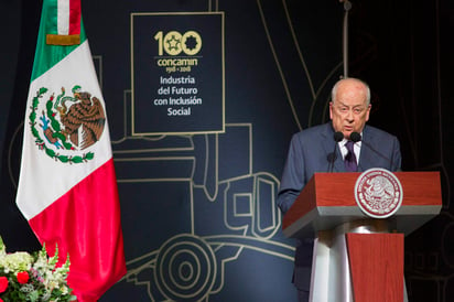 El presidente de Consejo de Kimberly Clark y expresidente del Consejo Mexicano de Negocios, Claudio X. González Laporte, consideró que lo dicho por López Obrador servirá para 'matizar' el hecho de que no cumplirá con todas las promesas. (NOTIMEX)