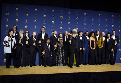 Se imponen en los Emmy. Game of Thrones ganó ayer el premio Emmy a la mejor serie de comedia de televisión. Esta producción derrotó a The Crown, The Handmaid’s Tale, Stranger Things, The Americans, This Is Us y Westworld. (AP) 