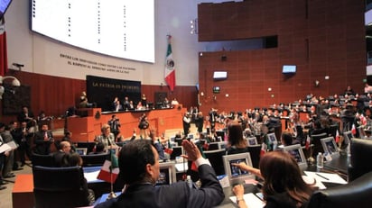 Senadores de Morena, PAN y PRD aseguraron que la nueva ley tendrá que ser revisada y corregida, porque el tope de 108 mil pesos mensuales, no aplicaría a ciertos funcionarios de Pemex. (NOTIMEX)