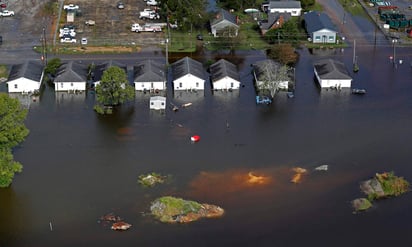 Florence será uno de los huracanes más costosos en azotar EU. (AP)