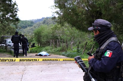 El gobierno de Andrés Manuel López Obrador creará el Instituto de Seguridad Social para brindar atención médica, seguro de vida, y otras prestaciones sociales a los policías del país, como parte de la estrategia para disminuir la inseguridad. (EFE)